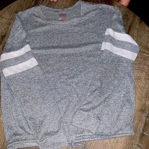 No Boundaries L Will Fit XL Shirt Barely Worn Has Adjustable Straps on Belly.